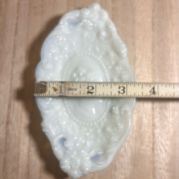 Sold!1950s Fostoria Jenny Lind Milk Glass Hat Pin Box And Oval Vanity Tray - Picture 8 of 10